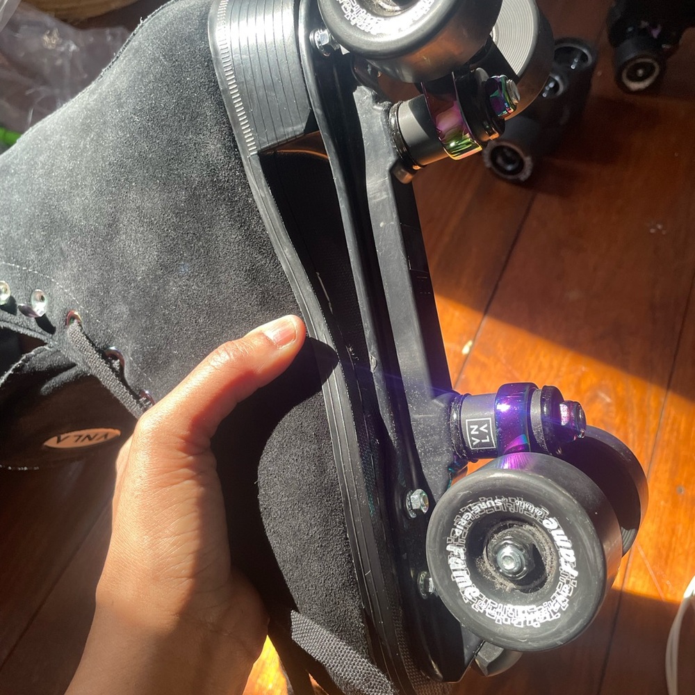 VNLA Eclipse Roller Skates / Black Suede Roller Skates - Picture 6 of 7